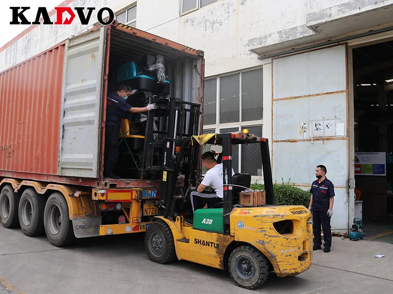 凯迪沃重工小型挖掘机首次出口俄罗斯