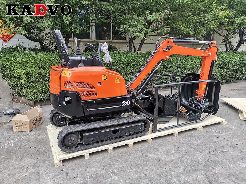 凯迪沃重工小型挖掘机再次出口德国